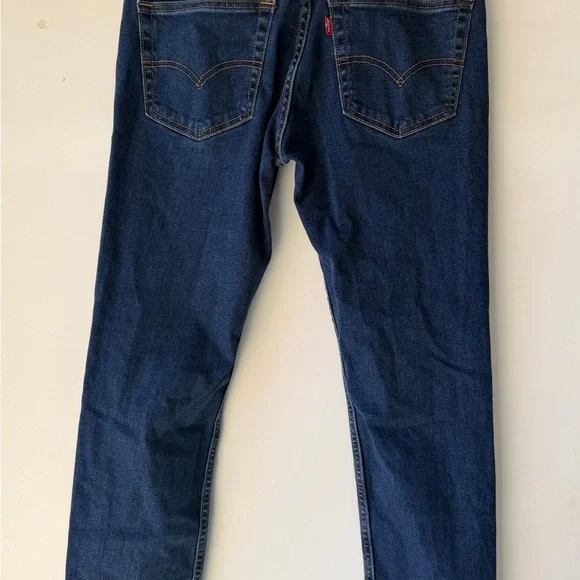 Levi's Classic Blue Denim Jeans - Picture 3 of 3